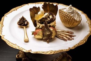 tough-to-swallow-bloomsburys-28k-golden-phoenix-cupcake_1 - Ziarul National