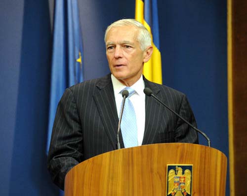 Wesley Clark supravegheaza reusita suspendarii lui Basescu