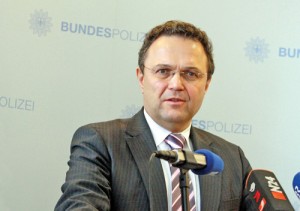 2012-02-02_Hans-Peter_Friedrich_1 - Ziarul National