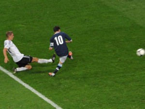 CASETA SURPRIZE Messi inscrie cu Germania - Ziarul National