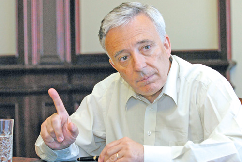 Isarescu e pesimist: Inflatia si preturile vor creste!