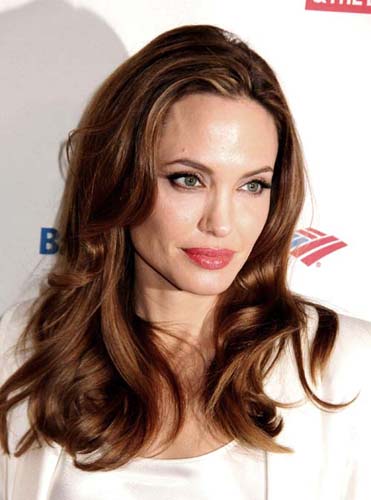 Jolie, frumoasa cu “sange de dragon”
