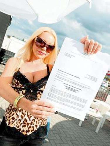 Ea este varianta germana a Anei Maria Prodan!