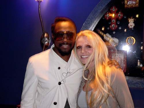 Britney Spears si Will.i.am canta pe Marte
