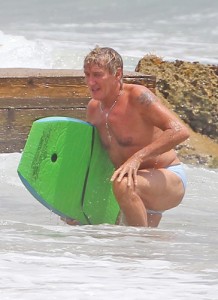 Rod Stewart Enjoys a Miami Beach with His Family - Ziarul National