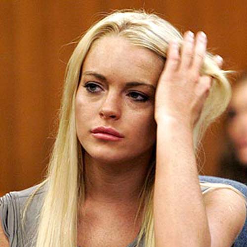 Lindsay Lohan, batuta si sugrumata in camera sa de hotel
