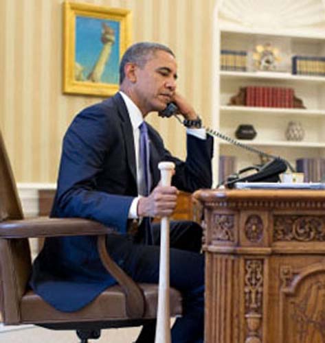 Obama a pus mana pe bata