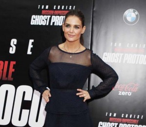 Does Suri Pick Up Her Shyness From Her Mother Katie Holmes? - Ziarul National