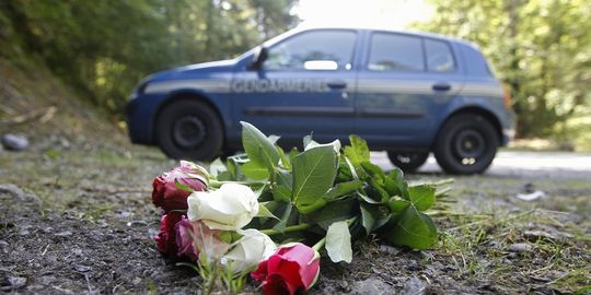 Masacru în Franta: o familie irakiana executata in padure. Fetita de 4 ani a supravetuit, ascunsa sub fusta mamei