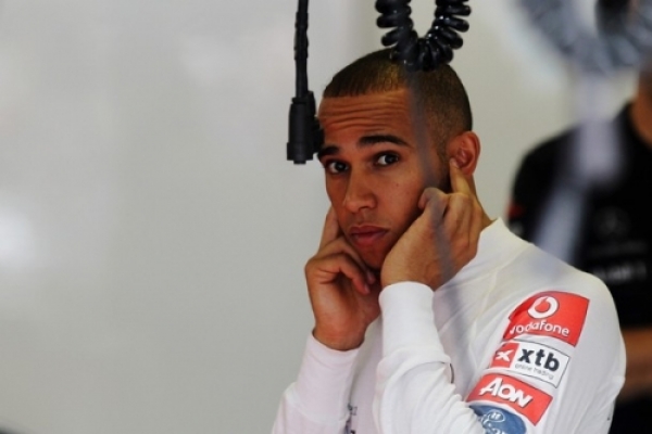 Lewis Hamilton, accident horror sub privirile iubitei Nicole Scherzinger -VIDEO