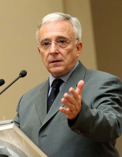 Isarescu: Uniunea bancara este inevitabila pentru Romania