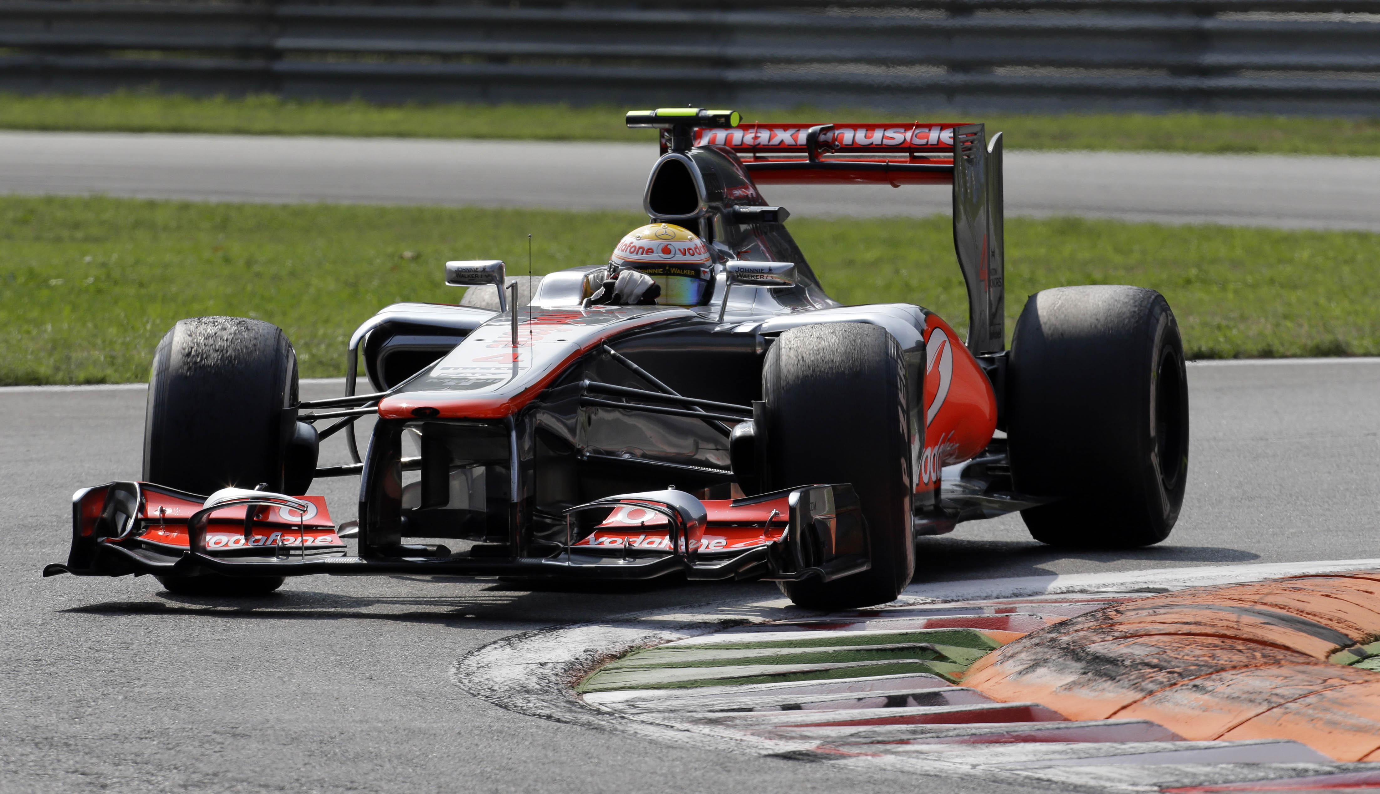 Formula 1: Lewis Hamilton, castigator la Monza -VIDEO