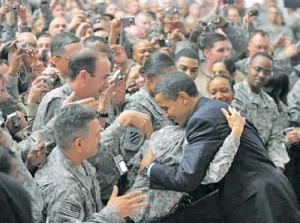 barack-obama-greets-troops - Ziarul National
