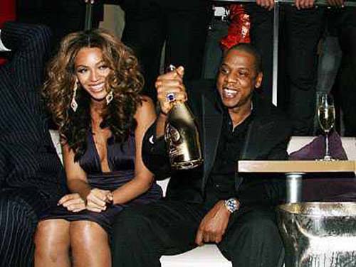 Beyonce si jumatatea ei au dat o avere pe sampanie, intr-o singura seara de distractie cu prietenii