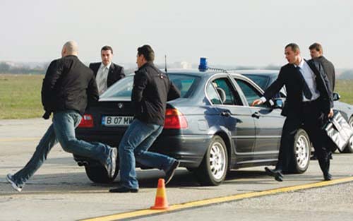 Deputatii au decis: sefii de partide pot avea escorta SPP, la cerere