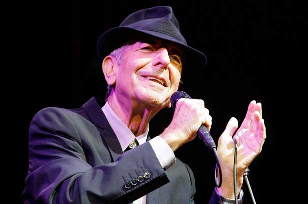 Leonard Cohen, concert aplaudat minute in sir de publicul din Piata Constitutiei- VIDEO