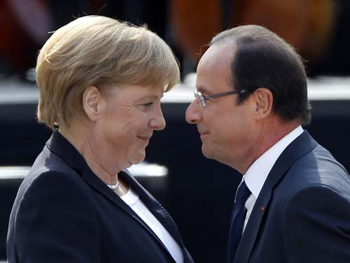 Hollande a facut-o pe Angela Merkel sa se poarte ca o fetiscana