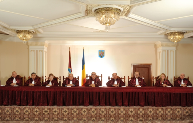 CCR a respins sesizarea Opozitiei. Guvernul poate da ordonante in vacanta parlamentara