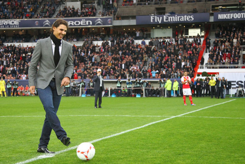 1 milion de euro ca sa dea lovitura de incepere la meciul PSG-Reims
