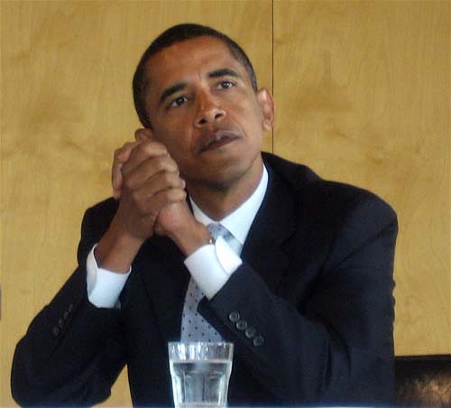 Obama isi pierde femeile si se agata de Morgan Freeman