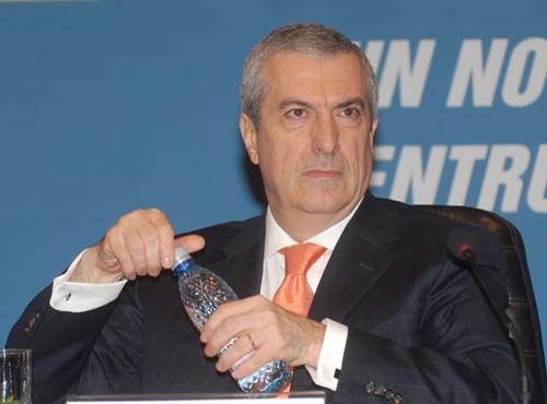 Tariceanu: Politicienii sa scape de obsesia Basescu