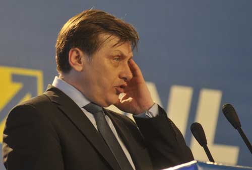 Antonescu “nu exclude” o noua suspendare a lui Basescu, dupa alegeri