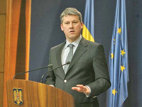 Ex-ministrul Catalin Predoiu n-a trecut in declaratia de avere banii de la Sima