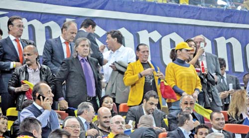 Cine a sarbatorit infrangerea Romaniei de pe „National Arena” pana la 4 dimineata?