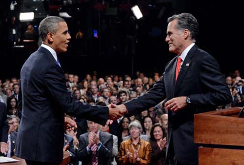 Obama pierde din politete, Romney castiga si injurat