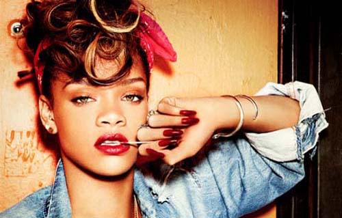 Rihanna isi rasfata fani cu diamante