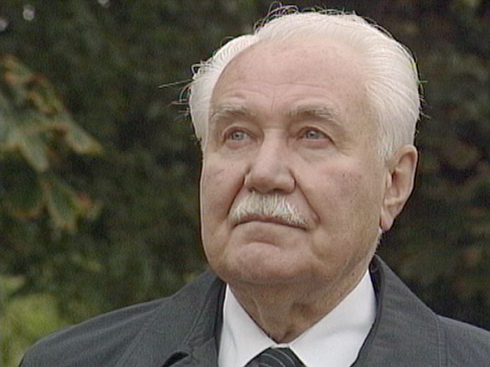 Trupul presedintelui polonez Kaczorowski, mort la Smolensk, exhumat