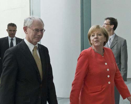 Statele zonei euro, obligate sa jure credinta UE