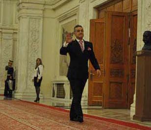 Gigi Becali, alergic la plasticul de la Bruxelles