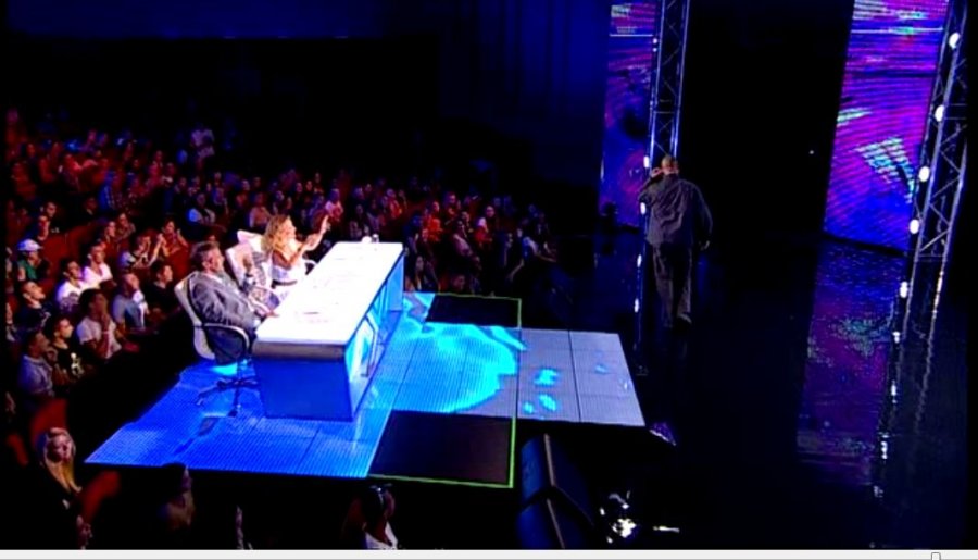 X Factor: Ce a spus concurentul care l-a enervat pe Cheloo. Uite-l plecand din sala! – VIDEO