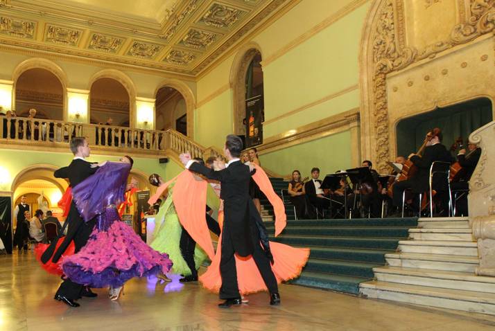 Bal mascat cu personaje de poveste, la Opera Nationala din Bucuresti – FOTO