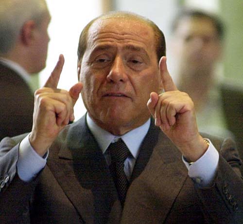 Berlusconi renunta la politica pentru a revitaliza AC Milan