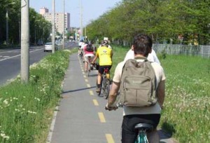 bicilisti pista biciclete - Ziarul National