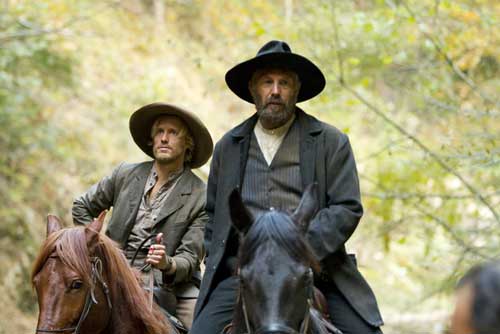 Colegul lui Kevin Costner face Bucurestiul praf