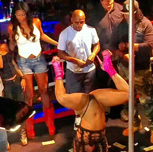 „Money” Mayweather a spart 50.000 de dolari pe dansatoare