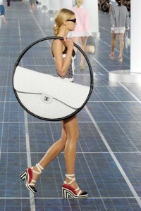 Defile de mode "Chanel" au Grand Palais a Paris - Ziarul National