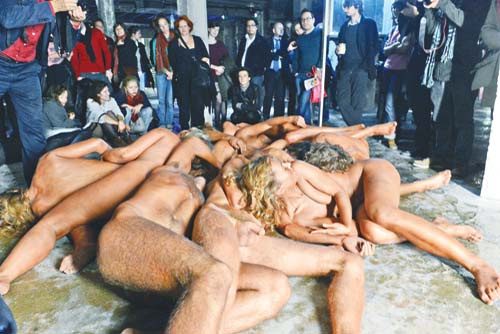 Contorsionism in pielea goala!