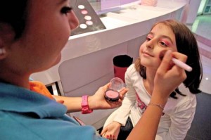 The Little-Girl Beauty Salon Trend Hits in Beirut - Ziarul National