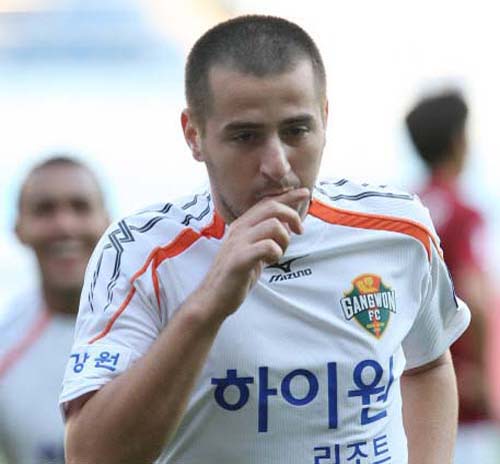 Antrenorul lui FC Gangwon: „Ridicati-i o statuie lui Zicu!”