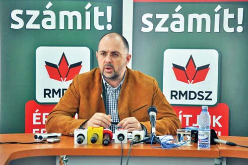 Kelemen Hunor isi apara ”penalii”