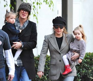 Lisa Marie Presley And Her Family Arrive At LAX - Ziarul National