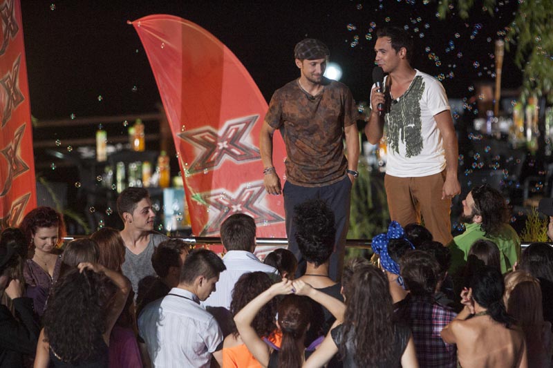 X Factor: Petrecere in bootcamp. Concurentii i-au cantat „La multi ani” lui Dani Otil! – FOTO