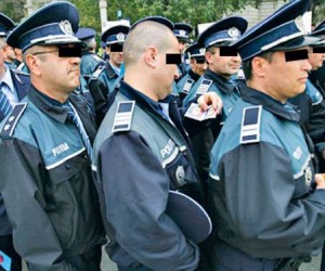 POLITISTI - PROTEST - BUCURESTI - Ziarul National