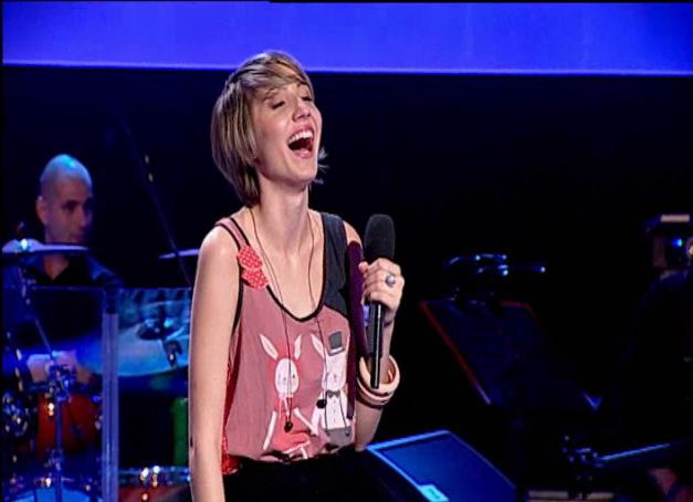 VOCEA ROMANIEI: Monica Odagiu (ex-LaLa Band) a ales intre Smiley si Moga! – VIDEO
