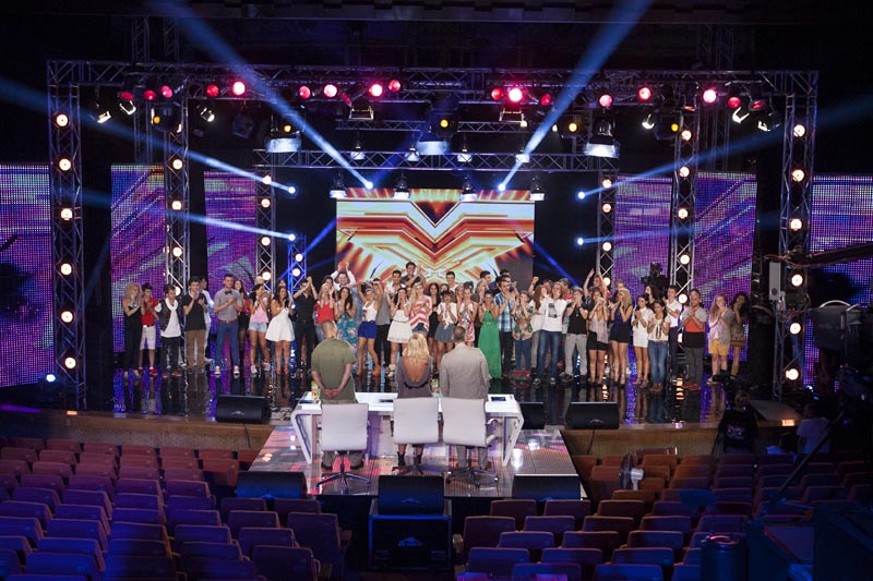 X Factor: Afla cei opt concurenti care merg acasa la Cheloo! – VIDEO