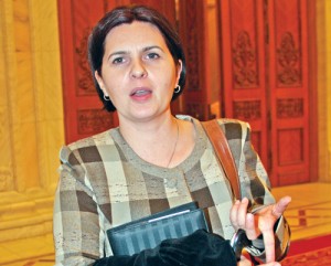 ADRIANA SAFTOIU-FANE (27) - Ziarul National